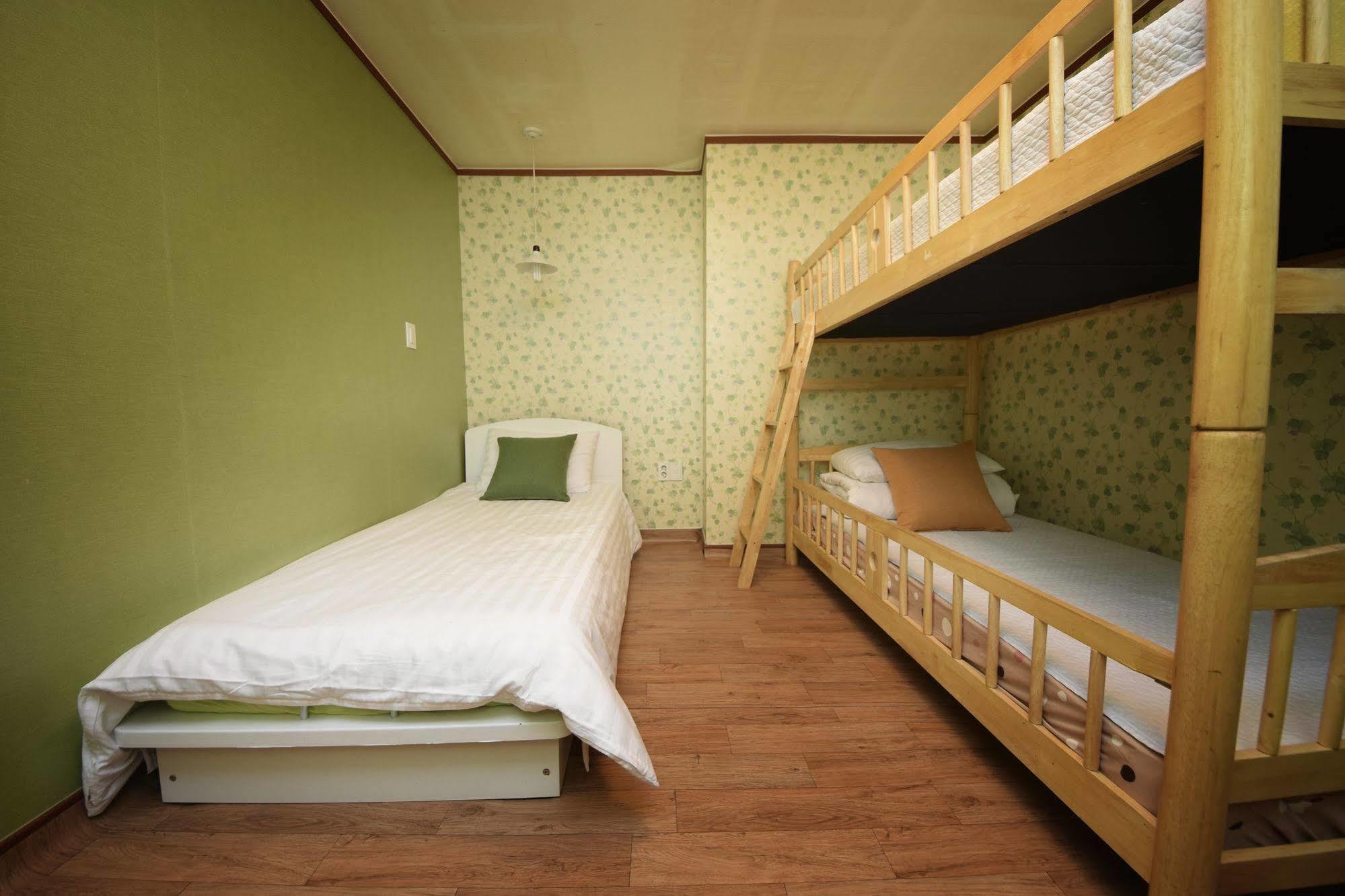 Hotel B & J Open - Seoul