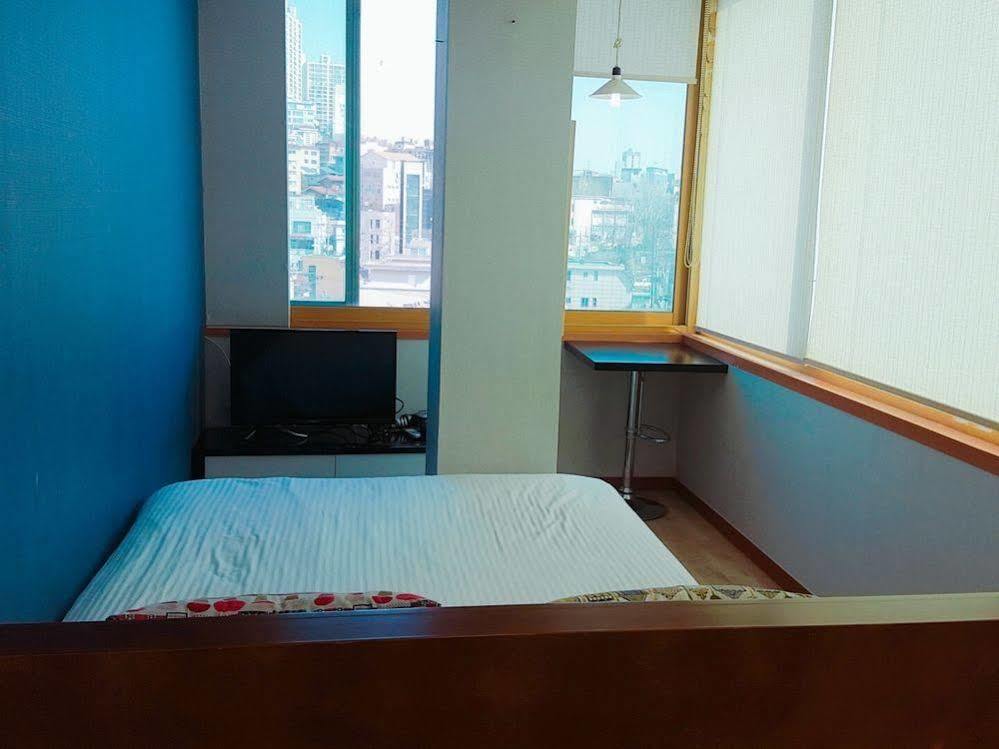 B & J Open - Hotel 2*