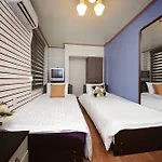 B & J Open Guest House - Hostel