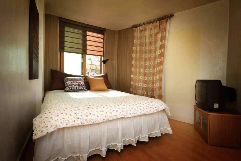Hotel B & J Open -